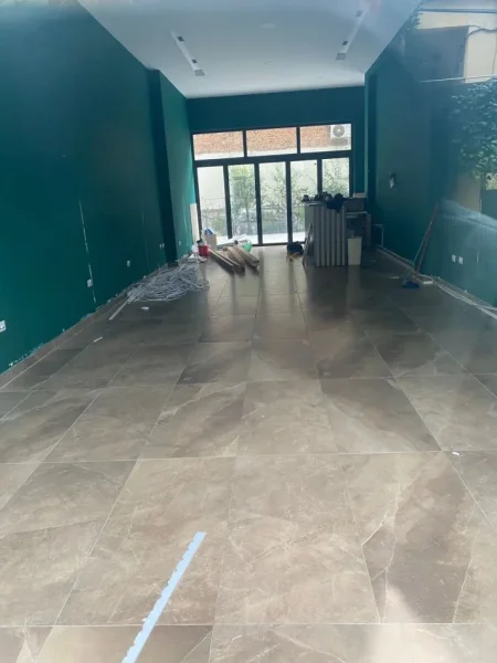 Tirane, jepet me qera ambjent biznesi Kati 0, 86 m² 1.000 € (21 dhjetori , rruga e kavajes)