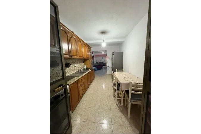 Tirane, jepet me qera apartament 2+1 , 72 m² 650 € (Mine Peza)