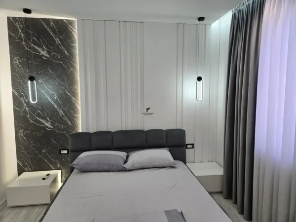 Tirane, jepet me qera apartament 3+1 Kati 7, 140 m² 1.500 € (RRUGA E KAVAJES)