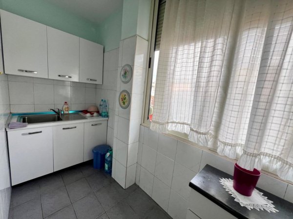 Tirane, jepet me qera apartament 2+1 Kati 2, 76 m² 600 € (Pazari i RI)