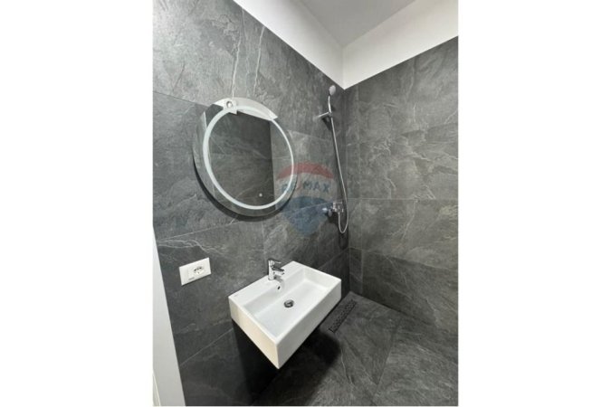 Tirane, jepet me qera apartament 1+1+Ballkon , 70 m² 500 € (Bulevardi i Ri)