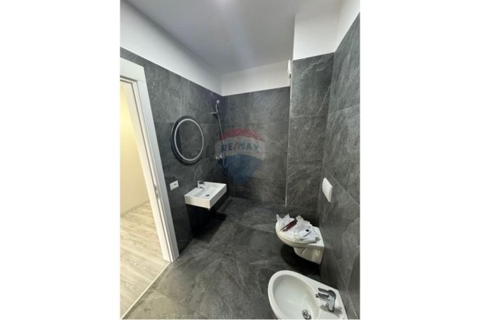 Tirane, jepet me qera apartament 1+1+Ballkon , 70 m² 500 € (Bulevardi i Ri)