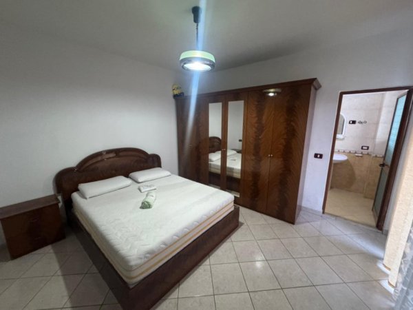 Tirane, jepet me qera apartament 2+1 Kati 5, 