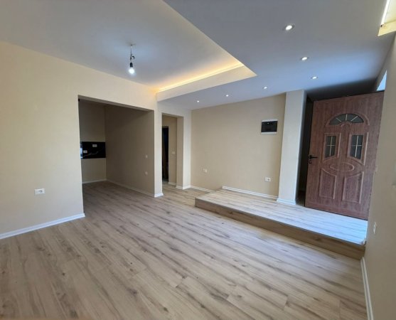 Tirane, jepet me qera apartament 2+1 Kati 1, 80 m² 400 € (Ali Dem , Prane Burgut te Grave)