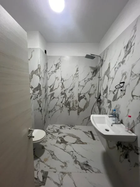 Tirane, jepet me qera zyre Kati 2, 76 m² 750 € (Myslym Shyri)