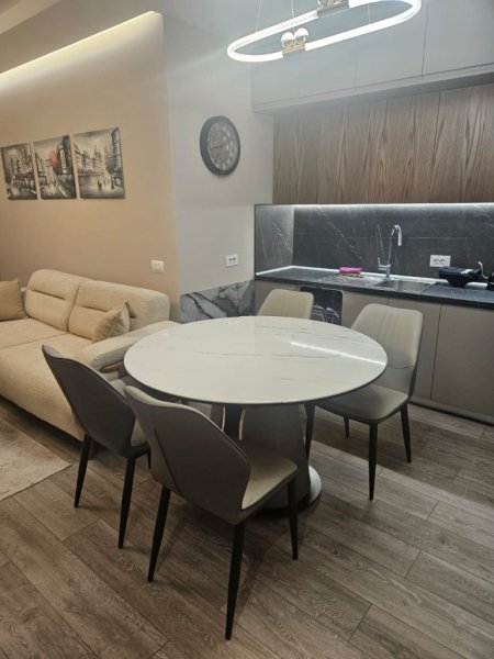 Tirane, jepet me qera apartament 2+1+Ballkon , 91 m² 700 € (Rruga Dritan Hoxha)