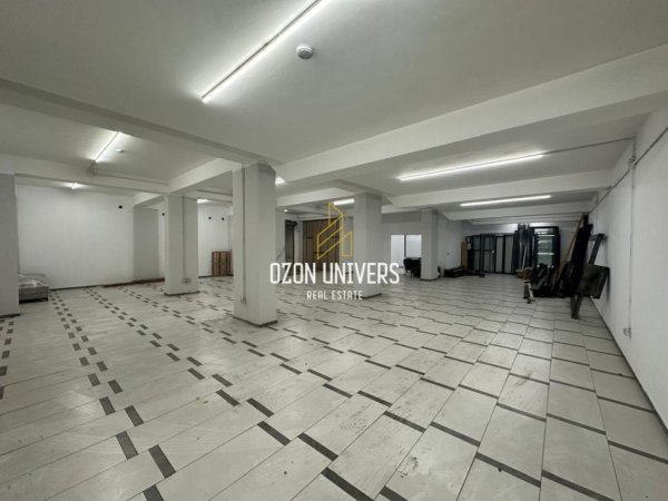 Tirane, jepet me qera ambjent biznesi Kati 0, 315 m² 1.500 € (Astiri Tirana, Albania)