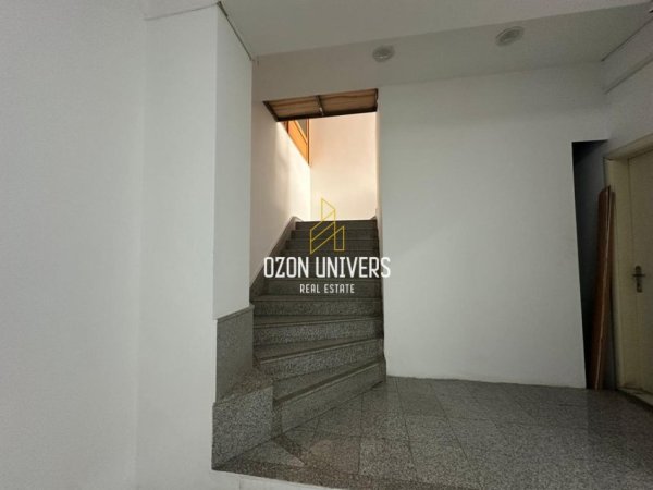 Tirane, jepet me qera ambjent biznesi Kati 0, 315 m² 1.500 € (Astiri Tirana, Albania)
