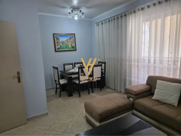 Tirane, jepet me qera apartament 2+1+Ballkon Kati 8, 102 m² 600 € (ASTIR)