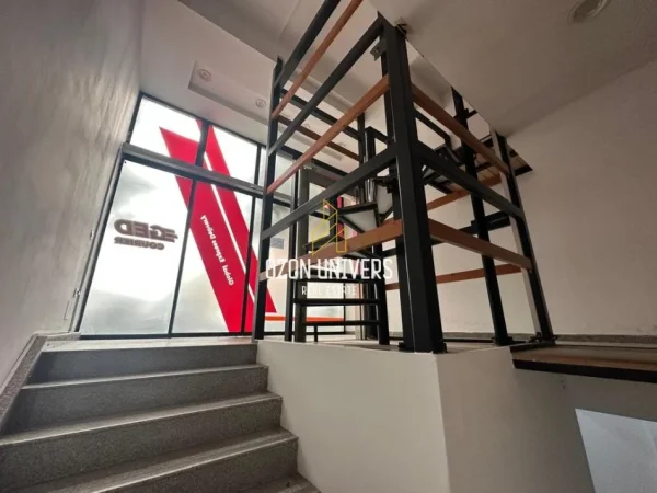 Tirane, jepet me qera ambjent biznesi Kati 0, 315 m² 1.500 € (Astiri Tirana, Albania)