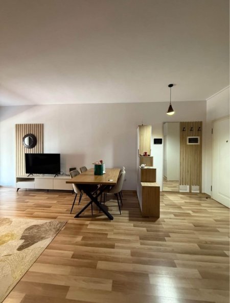 Tirane, jepet me qera apartament 1+1+Ballkon Kati 5, 75 m² 750 € (Kompleksi delijorgji)