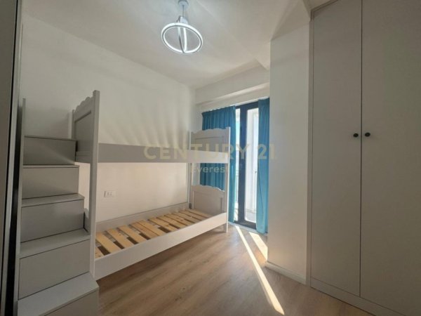 Tirane, jepet me qera apartament 2+1+Ballkon Kati 7, 115 m² 550 € (Kompleksi Urban Gate,Astir)