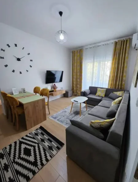 Tirane, jepet me qera apartament 2+1 Kati 2, 100 m² 800 € (21 Dhjetori)