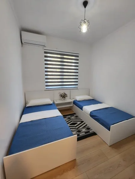 Tirane, jepet me qera apartament 2+1 Kati 2, 100 m² 800 € (21 Dhjetori)