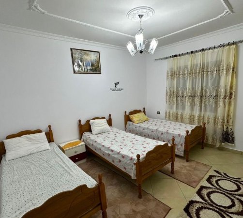 Tirane, jepet me qera apartament 2+1 Kati 3, 136 m² 550 € (RRUGA 5 MAJI)