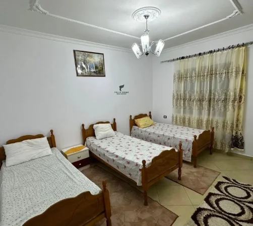 Tirane, jepet me qera apartament 2+1 Kati 3, 136 m² 550 € (RRUGA 5 MAJI)