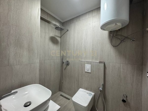 Tirane, shitet apartament 1+1+Ballkon Kati 7, 54 m² 115.000 € (Don Bosko,Rruga Muzaket)