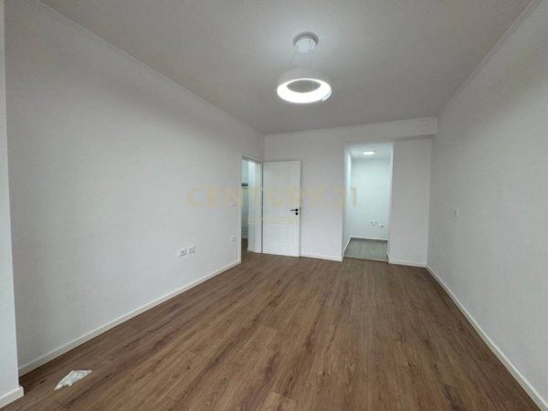 Tirane, shitet apartament 1+1+Ballkon Kati 7, 54 m² 115.000 € (Don Bosko,Rruga Muzaket)