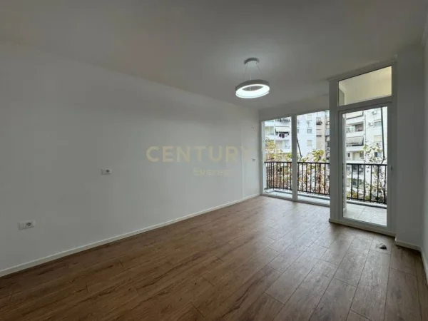 Tirane, shitet apartament 1+1+Ballkon Kati 7, 54 m² 115.000 € (Don Bosko,Rruga Muzaket)