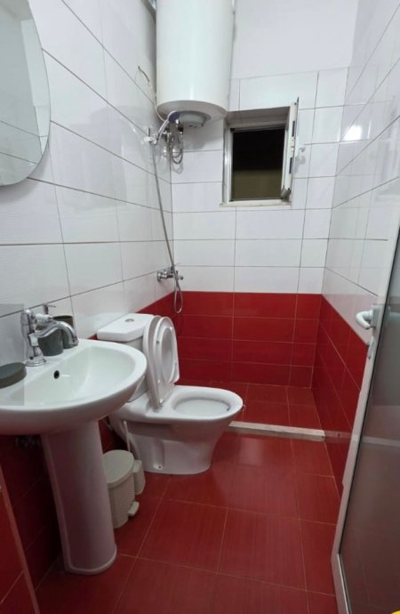 Tirane, jepet me qera apartament 1+1 Kati 4, 70 m² 430 € (rruga elbasanit)