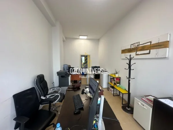 Tirane, shitet ambjent biznesi Kati 0, 60 m² 169.830 € (Rruga Hysni Gerbolli)