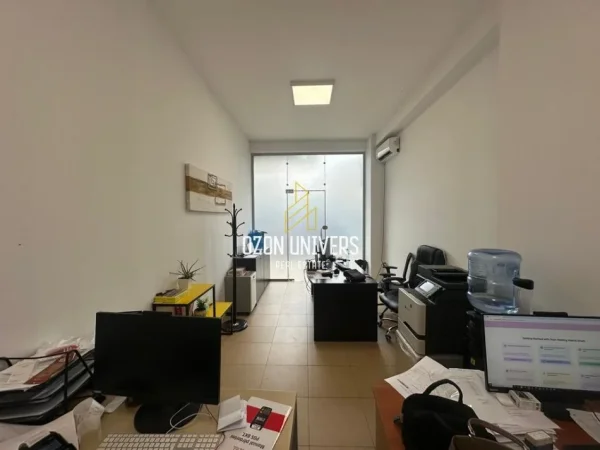 Tirane, shitet ambjent biznesi Kati 0, 60 m² 169.830 € (Rruga Hysni Gerbolli)