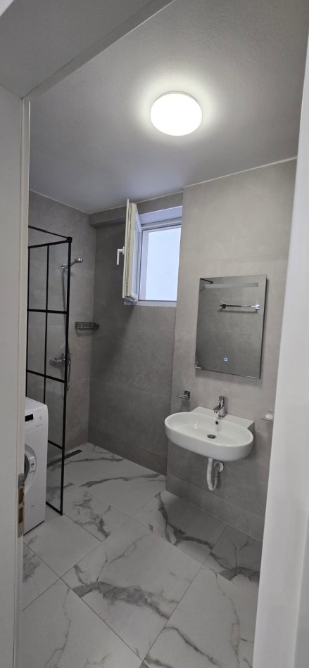 Tirane, jepet me qera apartament 2+1+Ballkon Kati 3, 89 m² 650 € (Kompleksi "FZ Construction Green Tarrace" Liqeni I Thate, Rr. HAMDI Sina.)