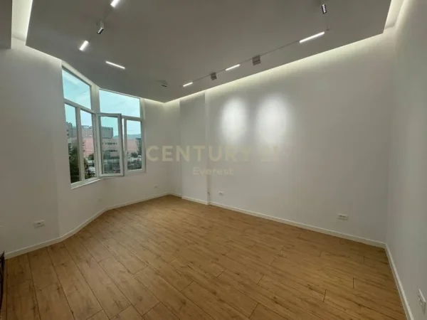 Tirane, shitet garsonier 1+1 Kati 1, 36 m² 98.000 € (Prane Square 21,Ish Parku)