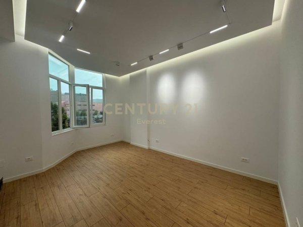 Tirane, shitet garsonier 1+1 Kati 1, 36 m² 98.000 € (Prane Square 21,Ish Parku)