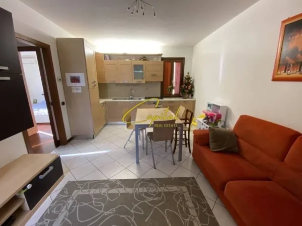 Tirane, jepet me qera apartament 1+1 Kati 4, 60 m² 520 € (QYTET STUDENTI)