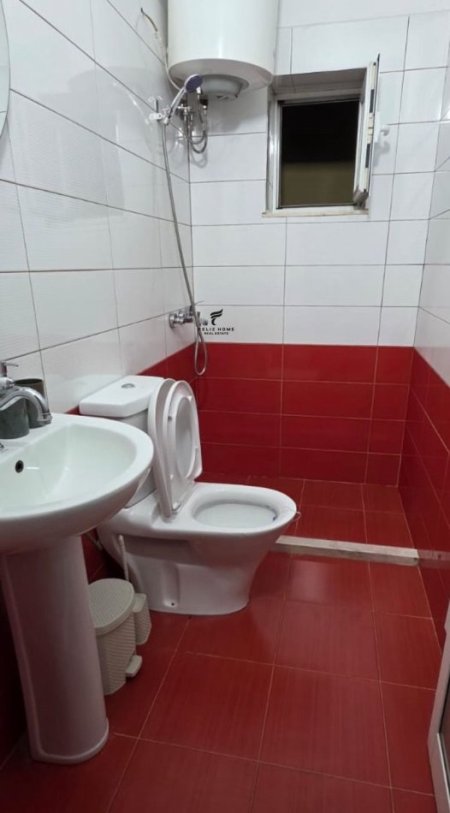 Tirane, jepet me qera apartament 1+1 Kati 4, 70 m² 430 € (RRUGA E ELBASANIT)