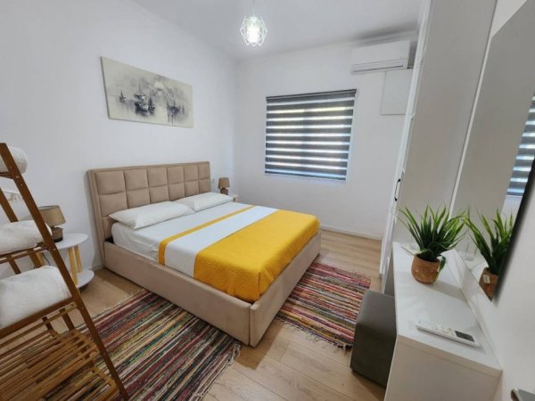 Tirane, jepet me qera apartament 2+1+Ballkon Kati 2, 100 m² 820 € (Rruga e Kavajes)