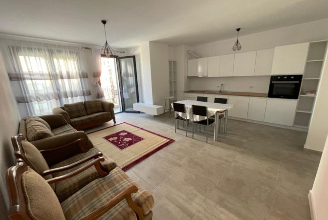 Tirane, jepet me qera apartament 2+1 Kati 4, 110 m² 600 € (Rruga Kongresi i Manastirit)