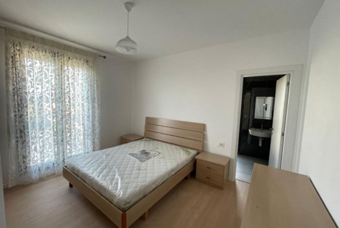 Tirane, jepet me qera apartament 2+1 Kati 4, 110 m² 600 € (Rruga Kongresi i Manastirit)