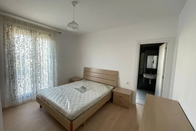Tirane, jepet me qera apartament 2+1 Kati 4, 110 m² 600 € (Rruga Kongresi i Manastirit)