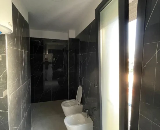Tirane, jepet me qera apartament 2+1 Kati 4, 110 m² 600 € (Rruga Kongresi i Manastirit)