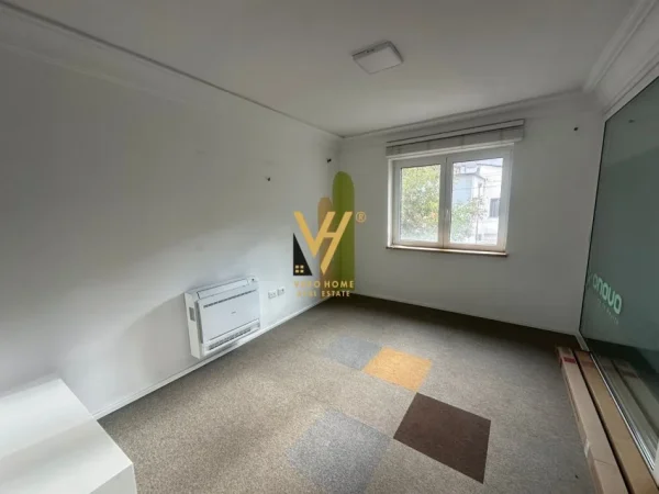 Tirane, jepet me qera zyre Kati 2, 130 m² 1.500 € (RUGA E DURRESIT)