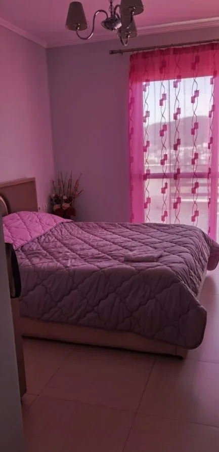 Tirane, jepet me qera apartament 2+1 Kati 8, 91 m² 500 € (Rruga 3 Deshmoret)