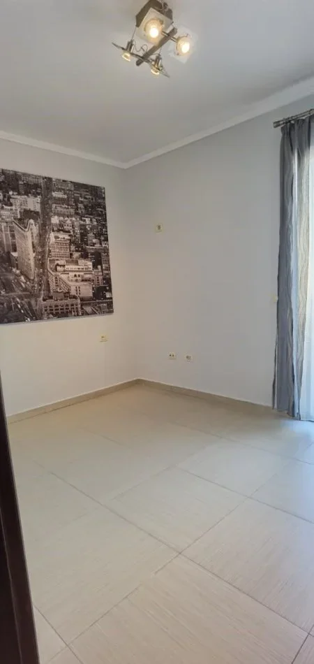 Tirane, jepet me qera apartament 2+1 Kati 8, 91 m² 500 € (Rruga 3 Deshmoret)
