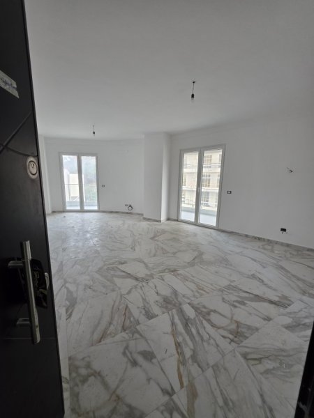 Shengjin, shitet apartament 1+1+Ballkon Kati 3, 106 m² 212.000 € 