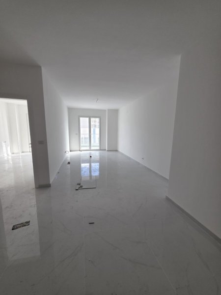 Shengjin, shitet apartament 1+1+Ballkon Kati 8, 86 m² 172.000 €
