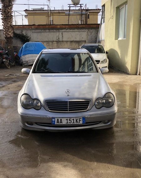 Tirane, shes makine Mercedes Benz W203 Nafte, gri metalizato automatik Klima 315.000 km 380,000 Leke