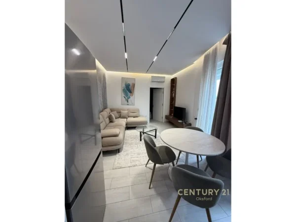 Tirane, jepet me qera apartament 1+1+Ballkon Kati 9, 57 m² (ish fusha e aviacionit)