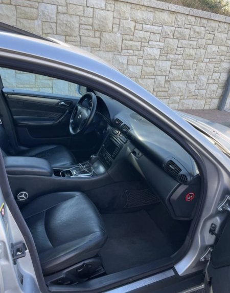 Tirane, shes makine Mercedes Benz W203 Nafte, gri metalizato automatik Klima 315.000 km 380,000 Leke