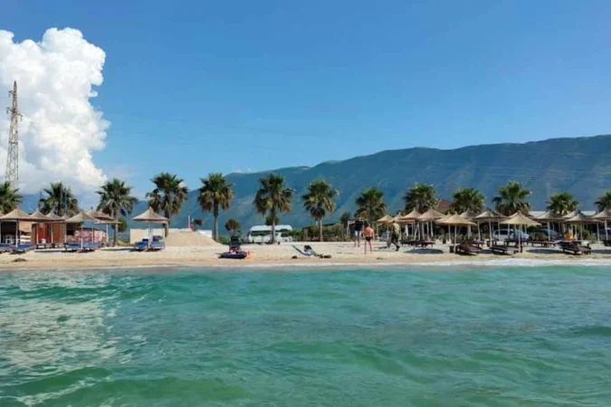 Vlore, shitet apartament 2+1+Ballkon Kati 3, 90 m² 108.000 € (rruga orikum)