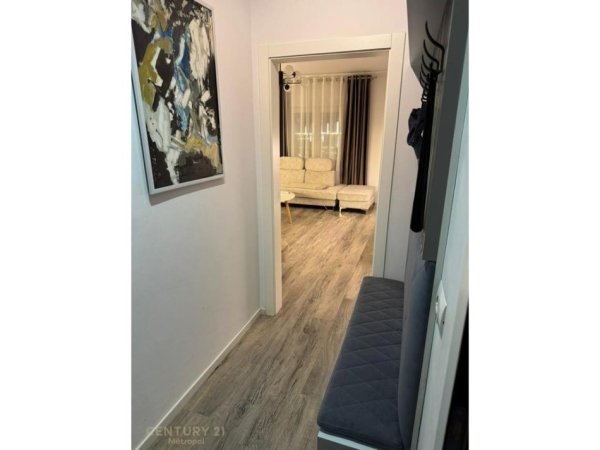 Tirane, jepet me qera apartament 2+1 Kati 2, 80 m² 850 € (STACIONI I TRENIT!)