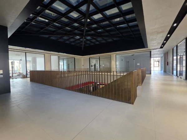 Ambjent biznesi me qera Qender (1).jpeg