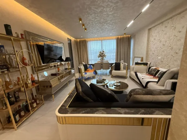 Tirane, shitet apartament Kati 3, 99 m² 