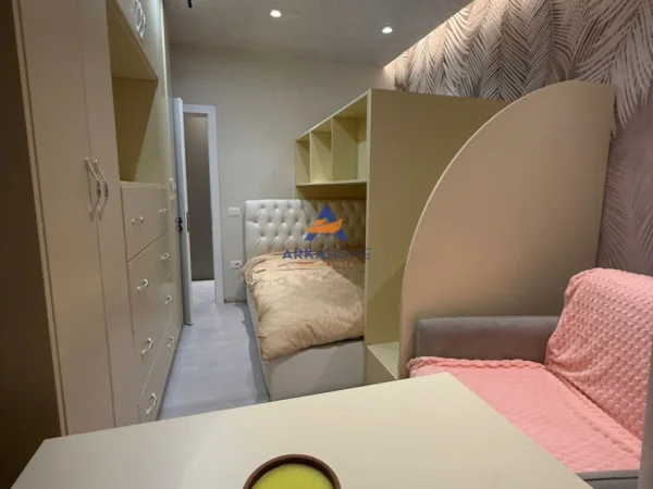 Tirane, shitet apartament Kati 3, 99 m² 