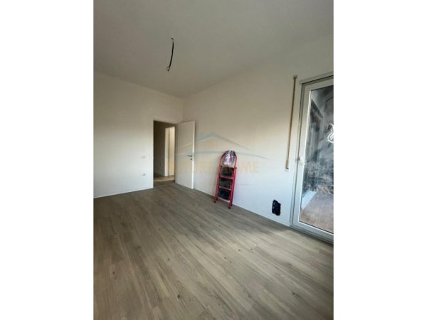 Tirane, shitet apartament 2+1 Kati 1, 105 m² 191.000 € (Kompleksi Henke, Rrugën Bedri Karapici)